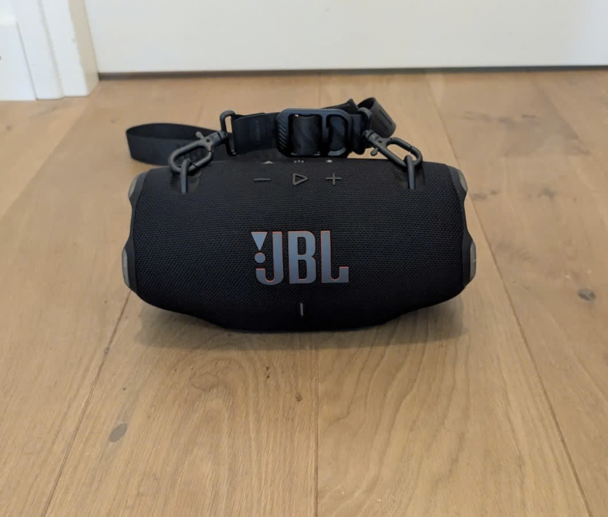JBL Extreme 4 speaker